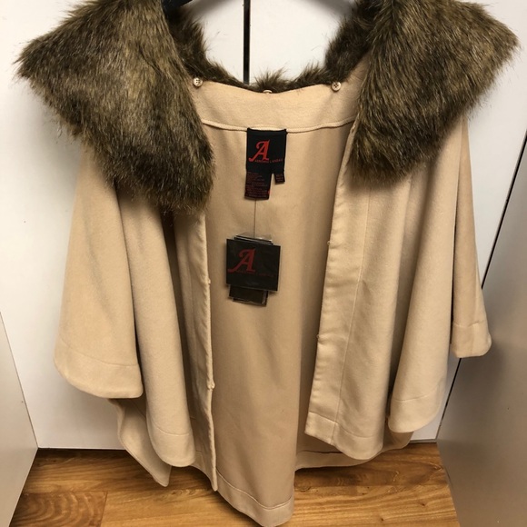 Adrienne Landau Cape - Picture 2 of 2
